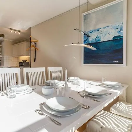 Luxury House R2 With View *